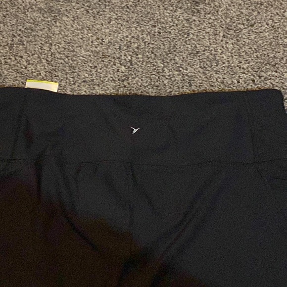 Women’s Old Navy Powersoft Leggings - Picture 5 of 5